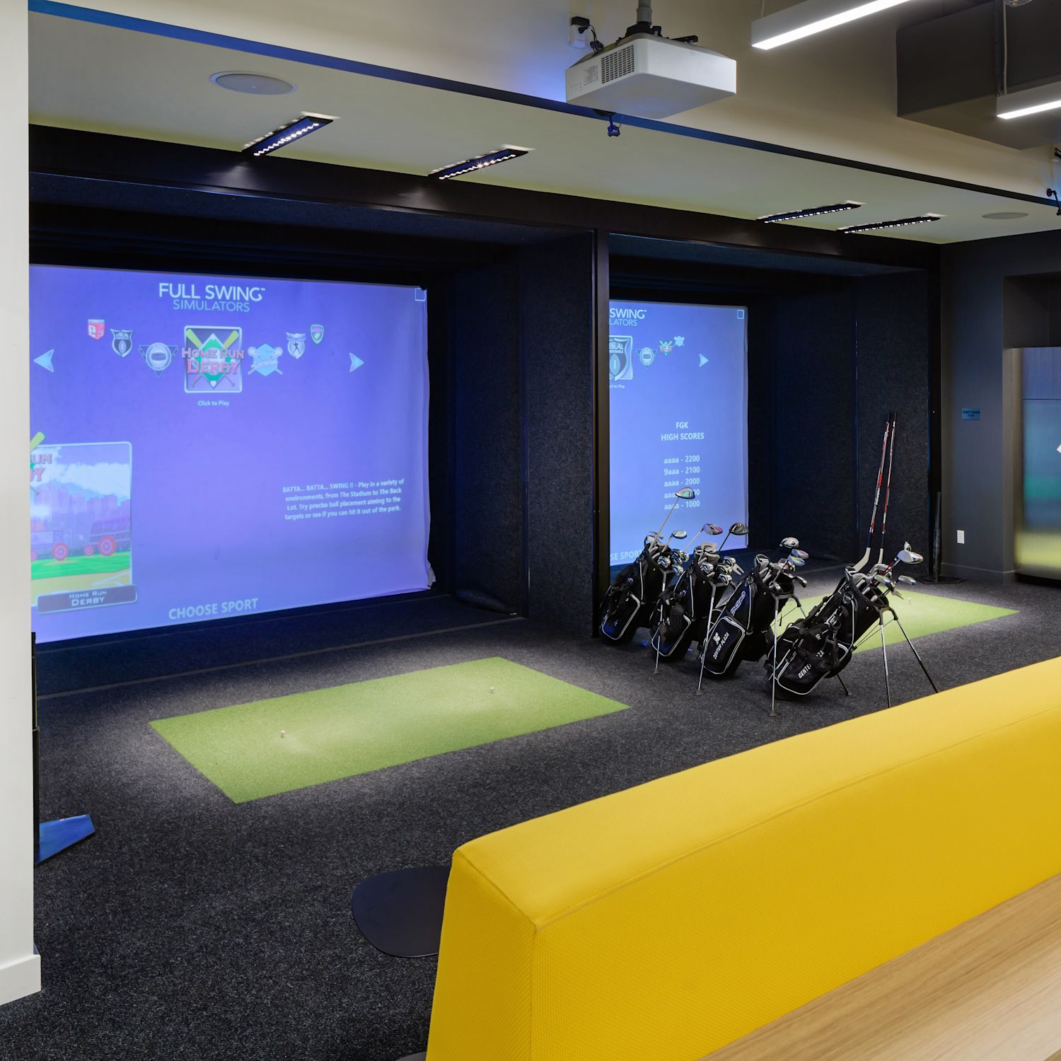 <p class="text-size-header-32"><strong>Additional Amenities</strong></p> at Center Plaza