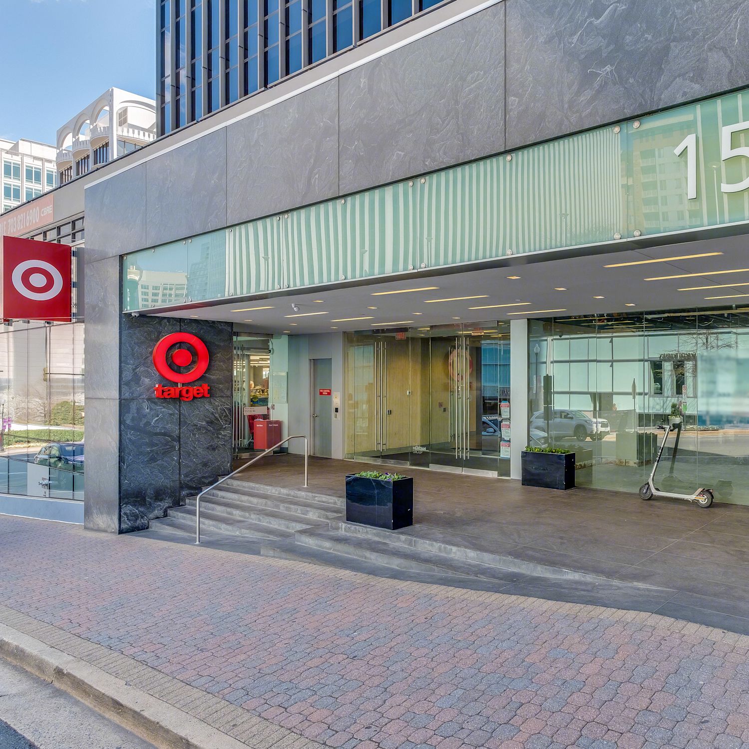 <p class="text-size-header-32" textalign="center" style="text-align: center">Onsite Retail</p> at 1500 Wilson Boulevard