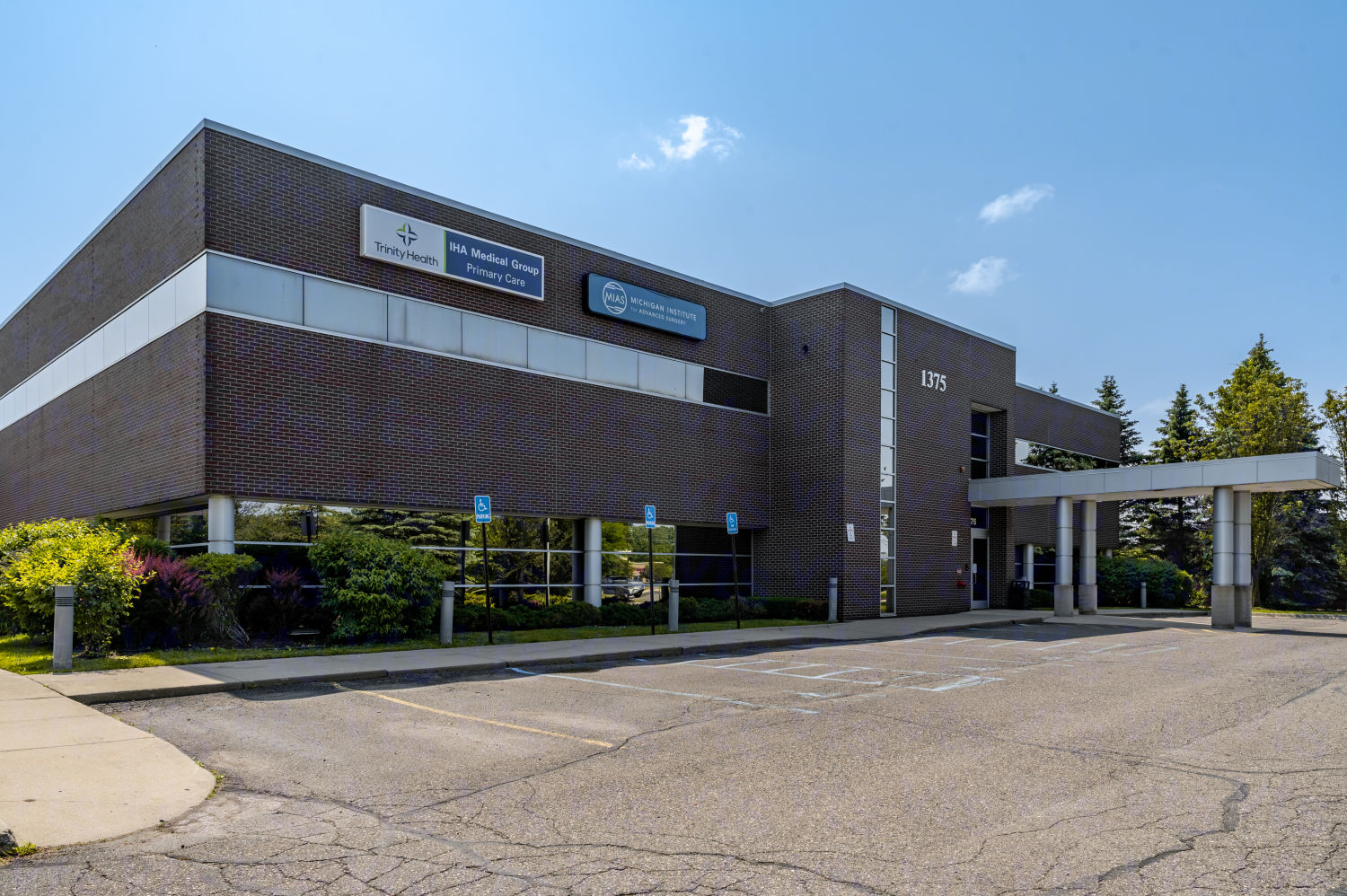 Bald Mountain Medical Complex - 1375 South Lapeer Road, Lake Orion