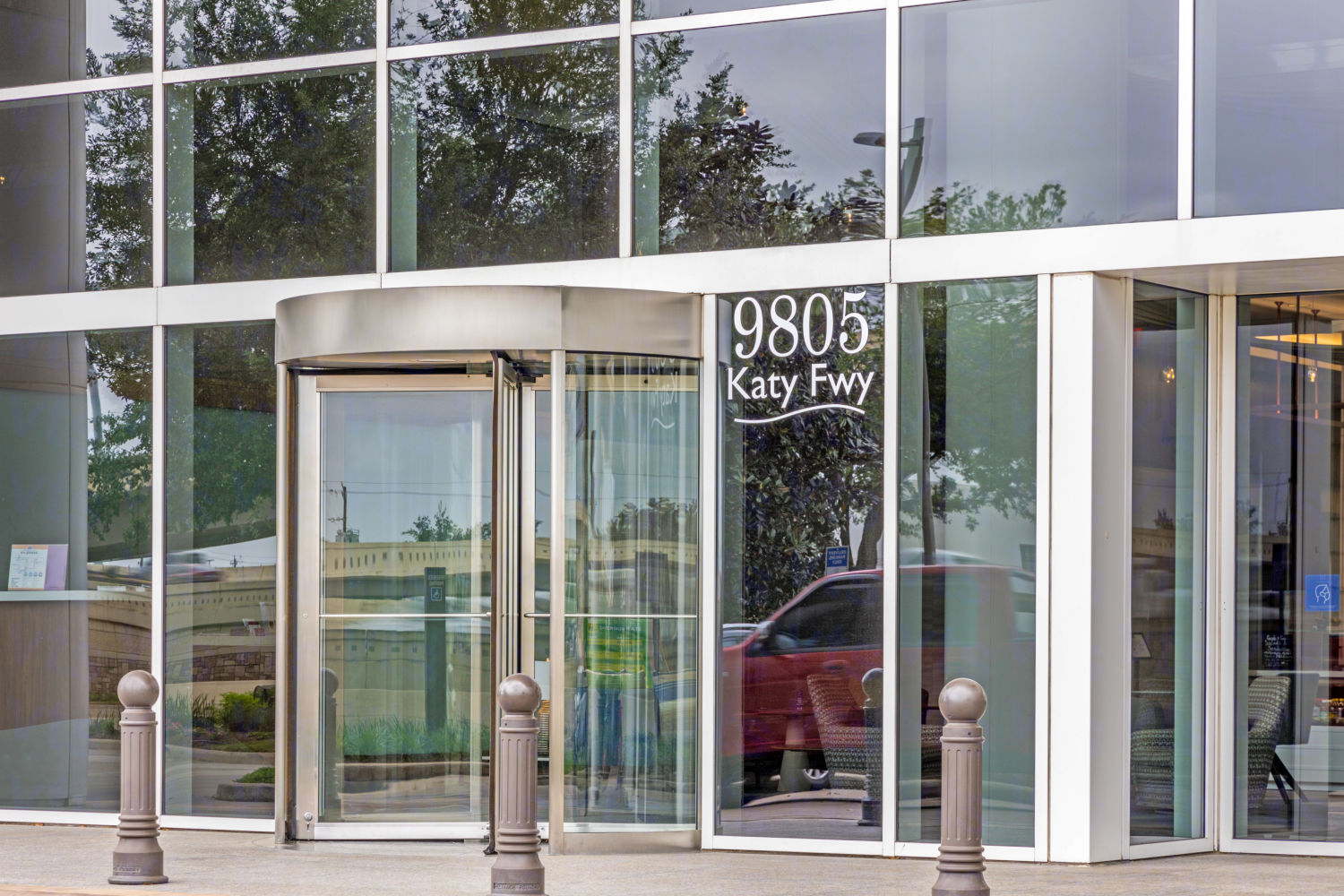 9805 Katy Freeway, Houston, TX Commercial Space for Rent | VTS