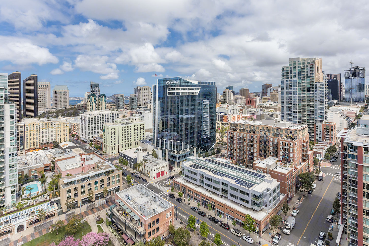 Building Photo of DiamondView Tower - 350 10th Avenue