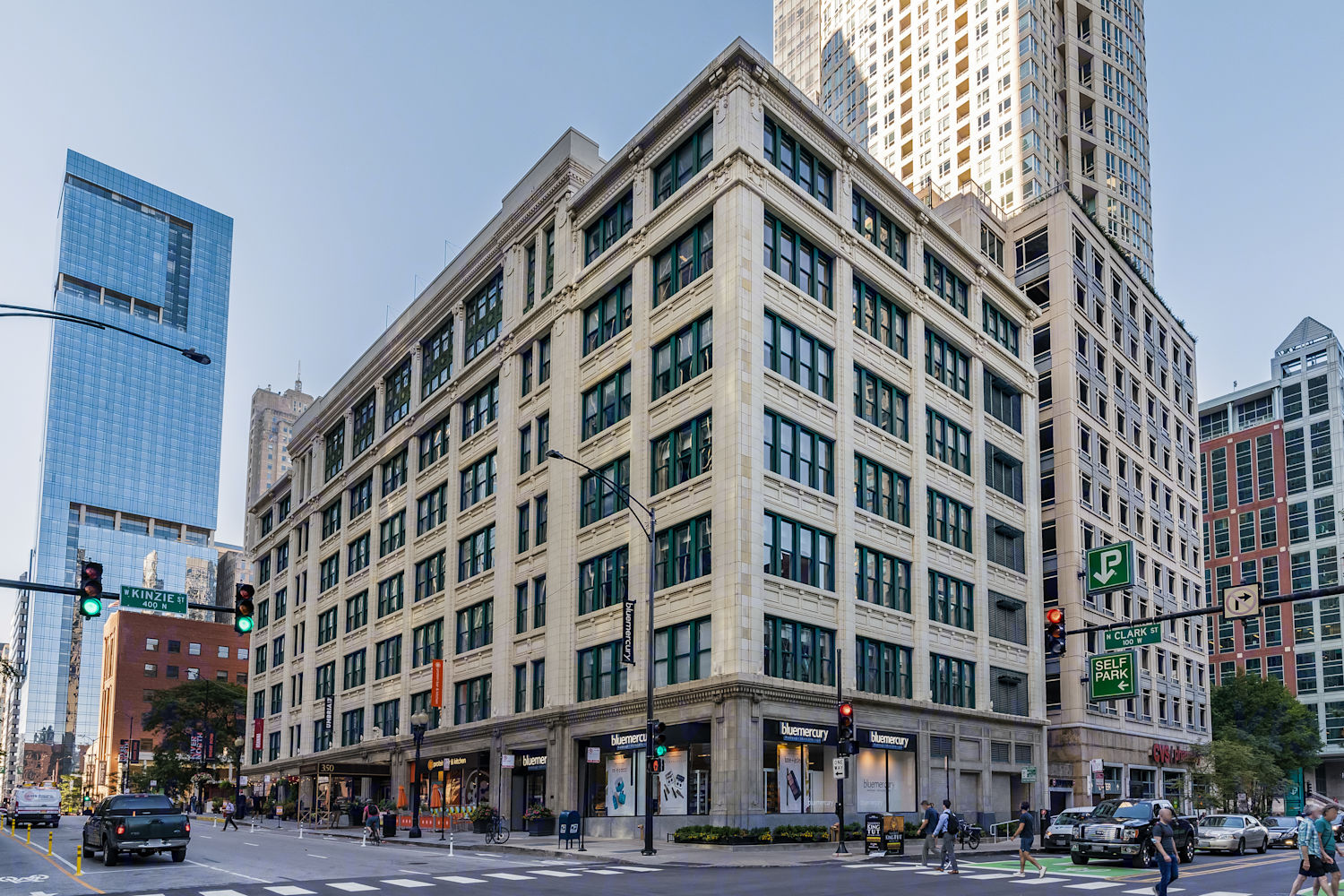 The Thompson Building - 350 North Clark Street, Chicago, IL Commercial