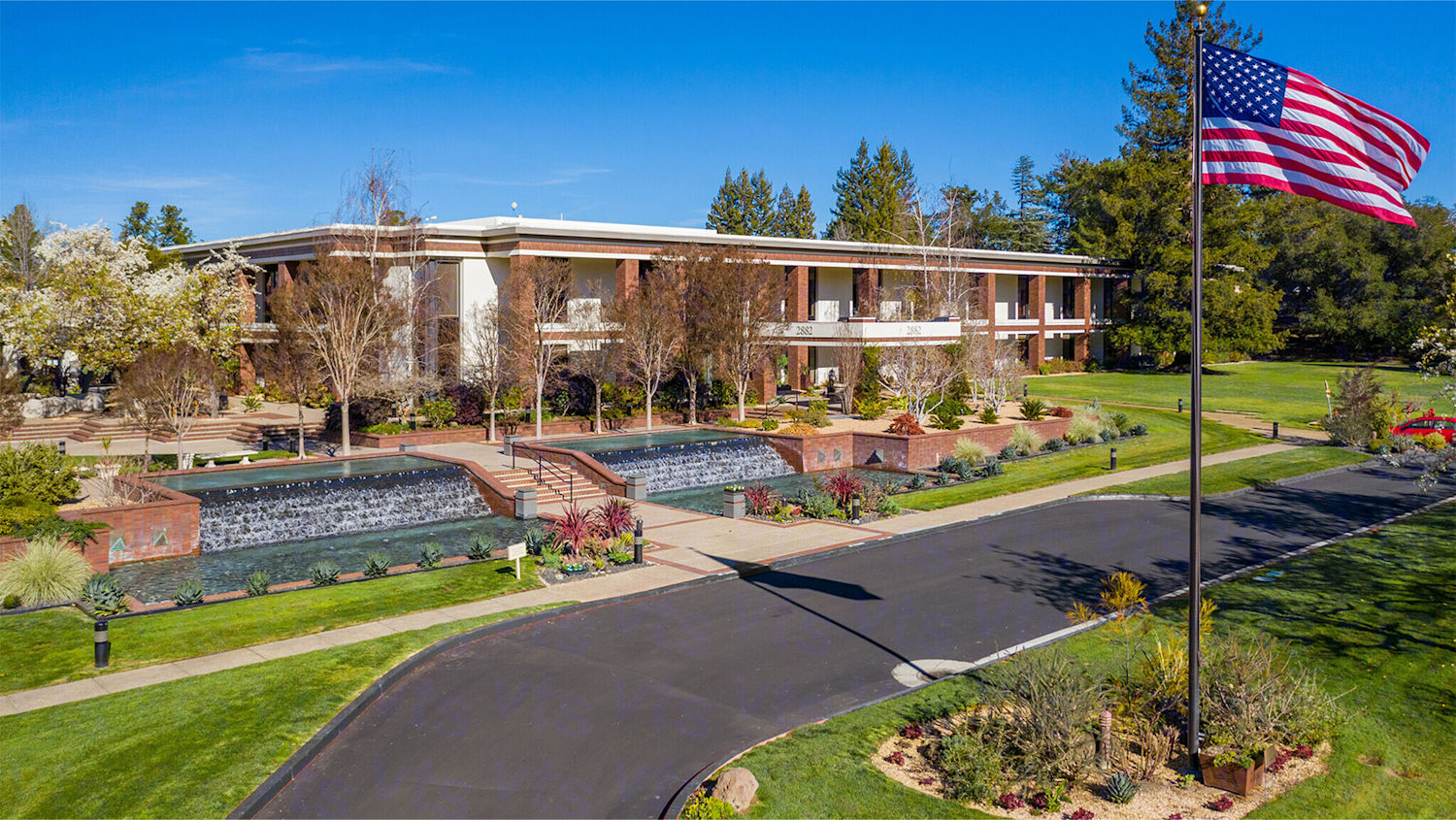 Building photo of The Commons - 2882-2884 Sand Hill Road