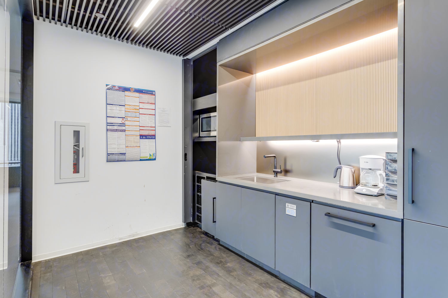 Kitchen, Partial 25th Floor, Suite 2504, 520 Madison Avenue