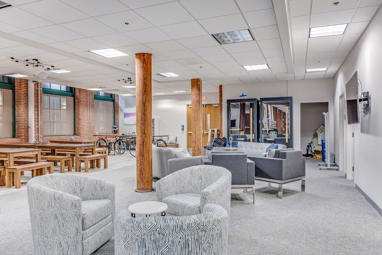 Main Area 1, Partial 2nd Floor, Suite 2-102, One Kendall Square - Building 200, 1 Hampshire Street