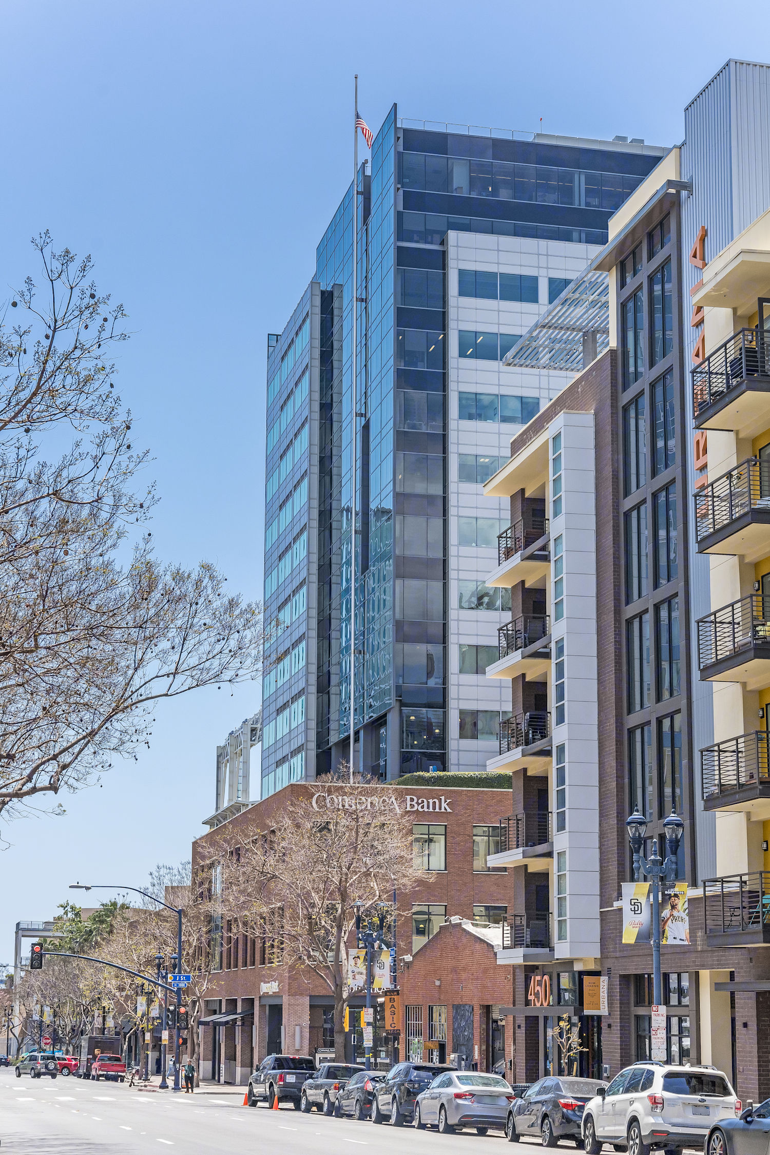 Building Photo of DiamondView Tower - 350 10th Avenue