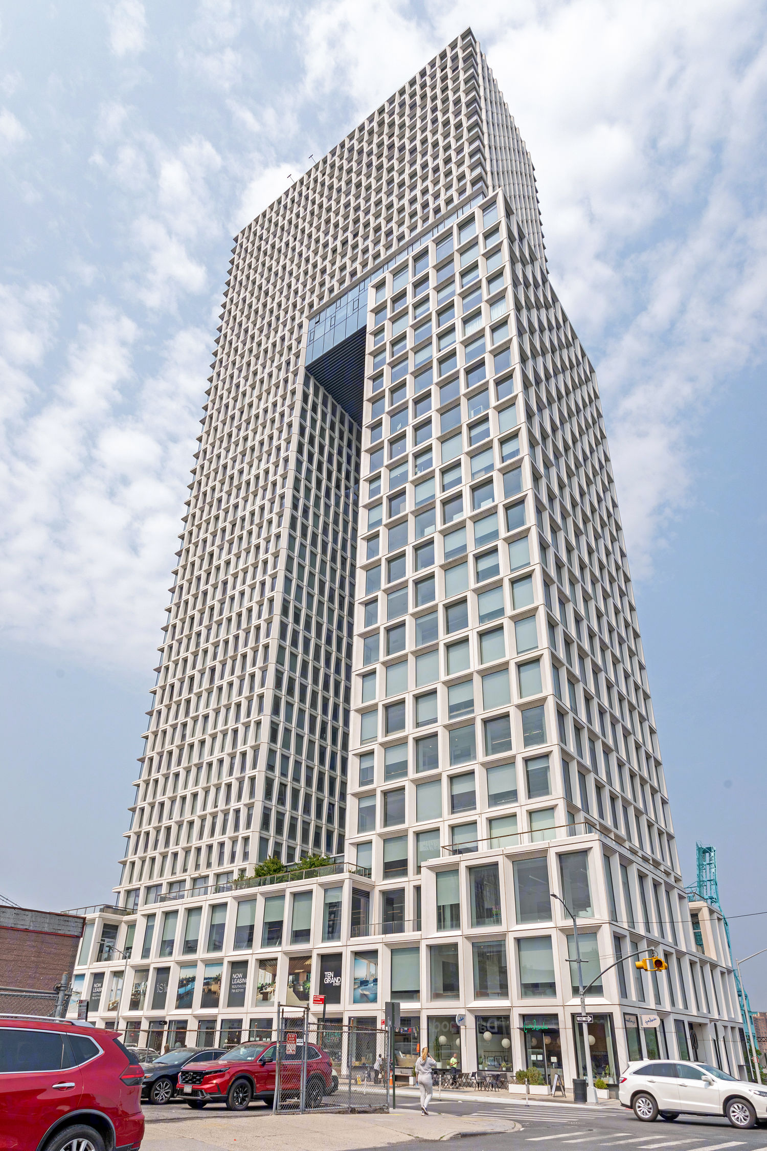 10 Grand Street