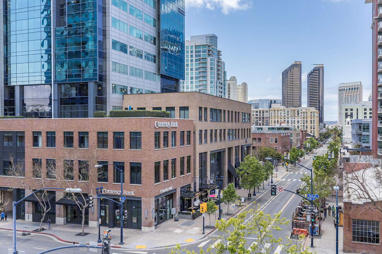 Building Photo of DiamondView Tower - 350 10th Avenue