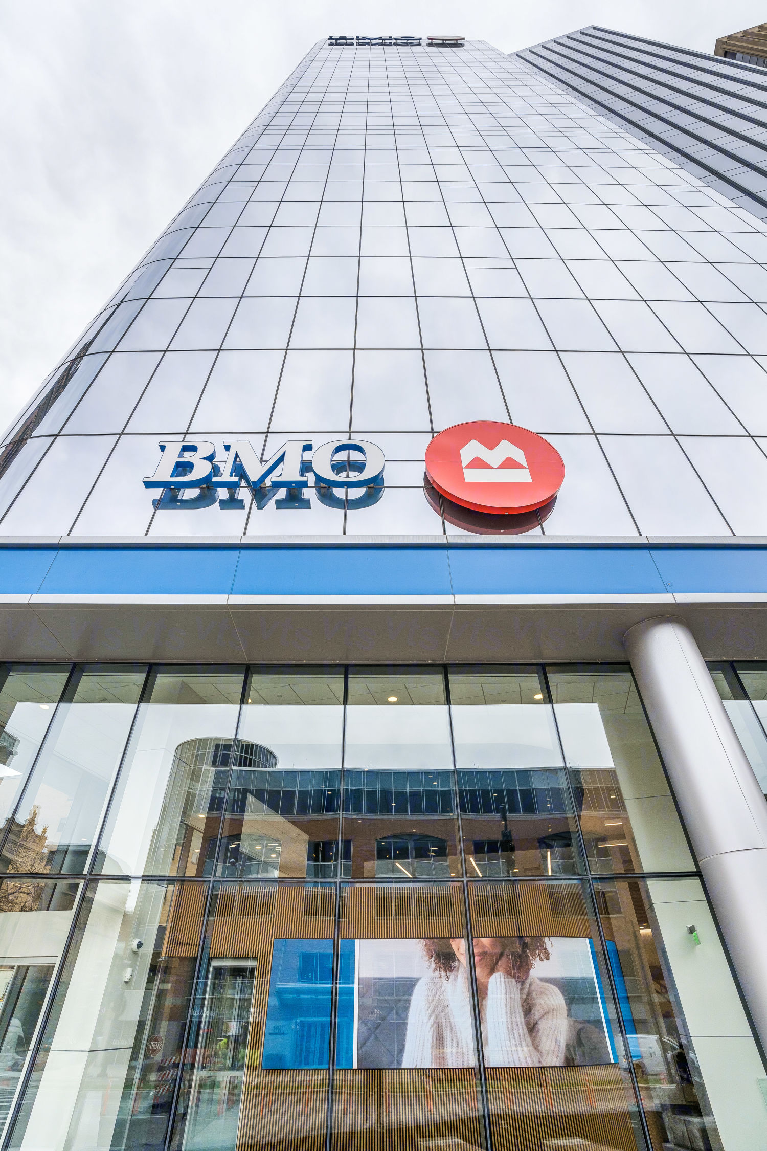 BMO Tower - 790 North Water Street, Milwaukee, WI Commercial Space for ...