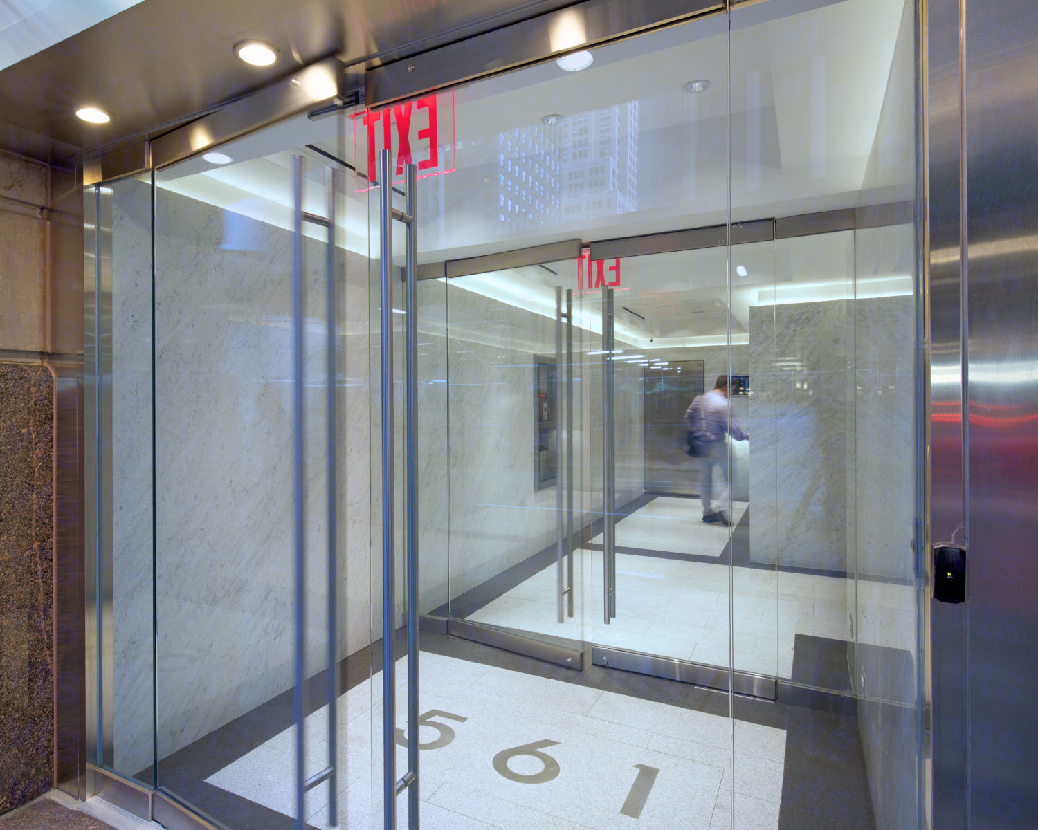 561 7th Ave 2nd Floor, New York, NY 10018 – A Peek into the Heart of Midtown Manhattan