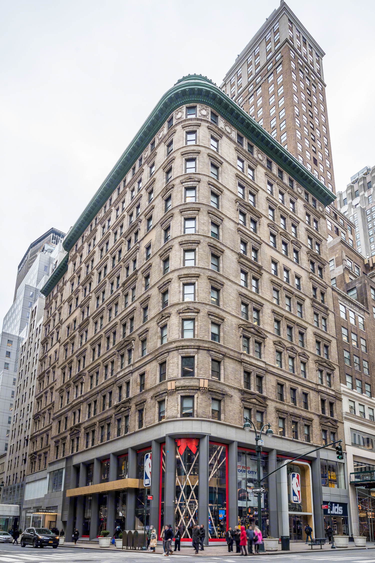 Saks Fifth Avenue's Midtown building could get luxury condos - Curbed NY