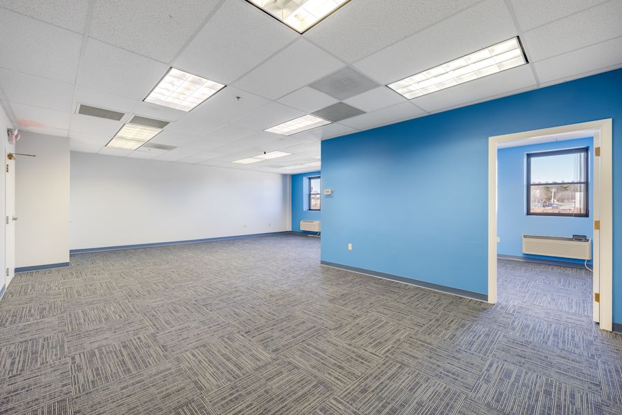 Main Area 1 - Partial 4th Floor, Suite 4402 - 220 Forbes Road - Forbes Business Center