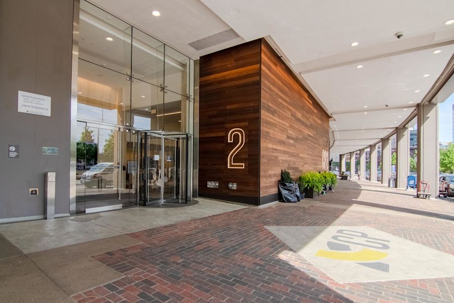 Center Plaza